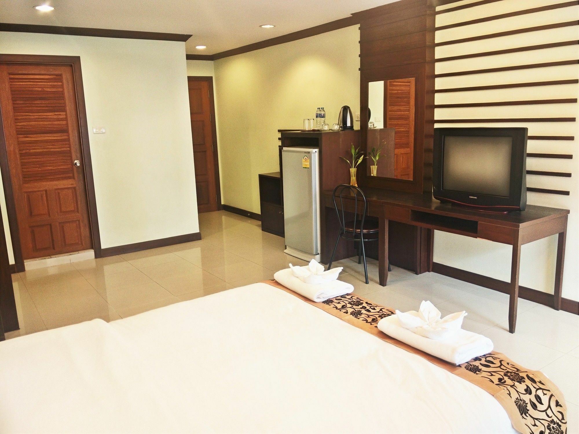 Daratalay - Jomtien Hotel Bang Lamung Exterior foto